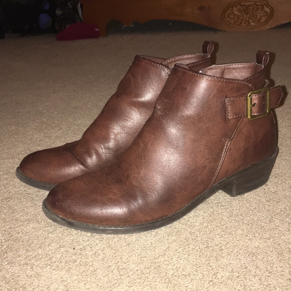 Brown faux leather ankle booties